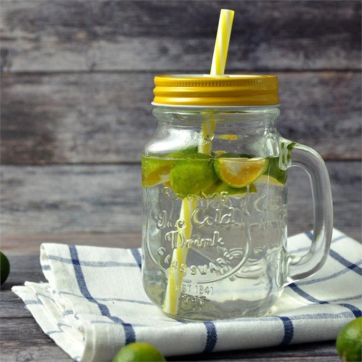glass mason jar with straw lid3