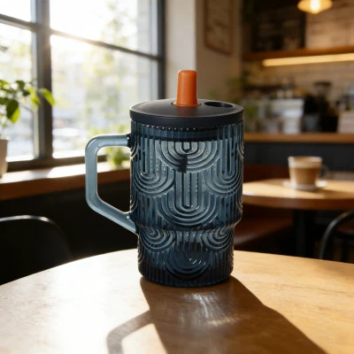 U-Soonega tekstuuriga klaasist trummel õlgkaanega